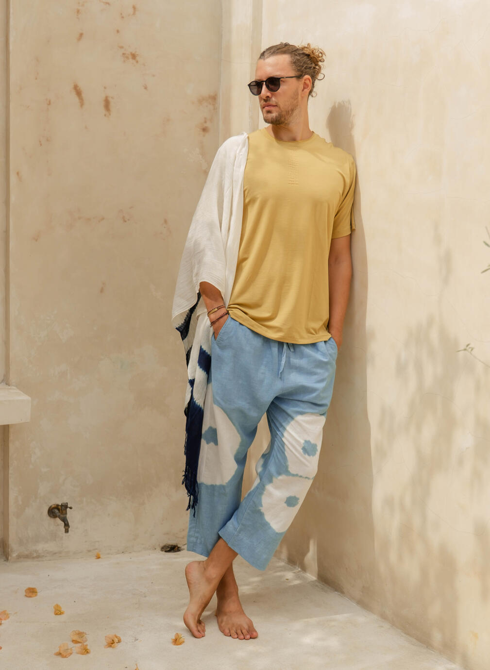 Vegan T'shirt, Amlapura Drawstrings Pants and Riak Ombre Scarf